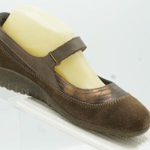 Naot Kirei Sz 7.5 Mary Janes Flats Womens C2B B2